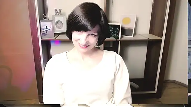 Snapshot of _AngeliaFlow_ chatting on May 16, 2026, 8:55 am AngeliaFlow online show from May 16, 2026, 8:55 am
