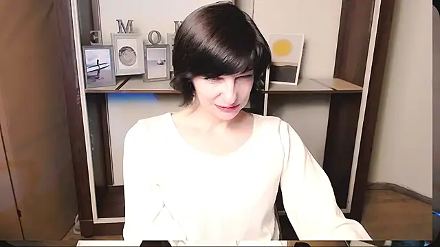 Snapshot of _AngeliaFlow_ chatting on May 20, 2026, 9:48 am AngeliaFlow online show from May 20, 2026, 9:48 am