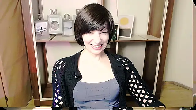 Snapshot of _AngeliaFlow_ chatting on May 21, 2026, 7:59 am AngeliaFlow online show from May 21, 2026, 7:59 am