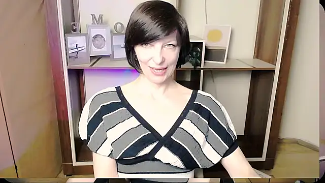 Snapshot of _AngeliaFlow_ chatting on May 25, 2026, 8:20 am AngeliaFlow online show from May 25, 2026, 8:20 am