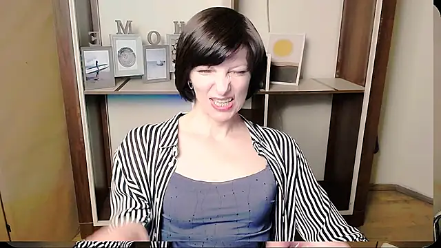 Snapshot of _AngeliaFlow_ chatting on May 27, 2026, 8:55 am AngeliaFlow online show from May 27, 2026, 8:55 am