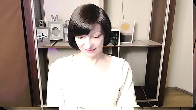 Snapshot of _AngeliaFlow_ chatting on May 30, 2026, 7:27 am AngeliaFlow online show from May 30, 2026, 7:27 am