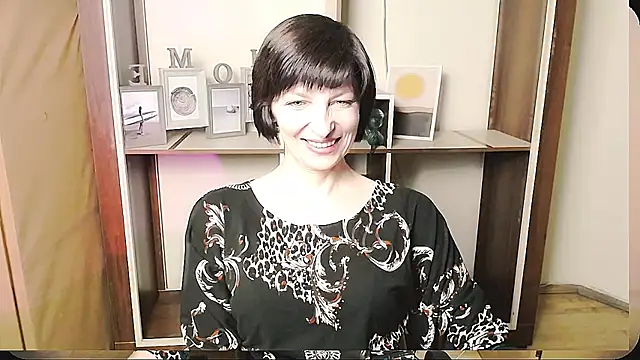 Snapshot of _AngeliaFlow_ chatting on June 7, 2026, 8:29 am AngeliaFlow online show from June 7, 2026, 8:29 am