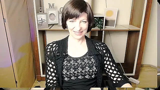 Snapshot of _AngeliaFlow_ chatting on June 8, 2026, 6:03 am AngeliaFlow online show from June 8, 2026, 6:03 am