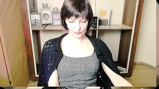 Snapshot of _AngeliaFlow_ chatting on June 9, 2026, 7:53 am AngeliaFlow online show from June 9, 2026, 7:53 am