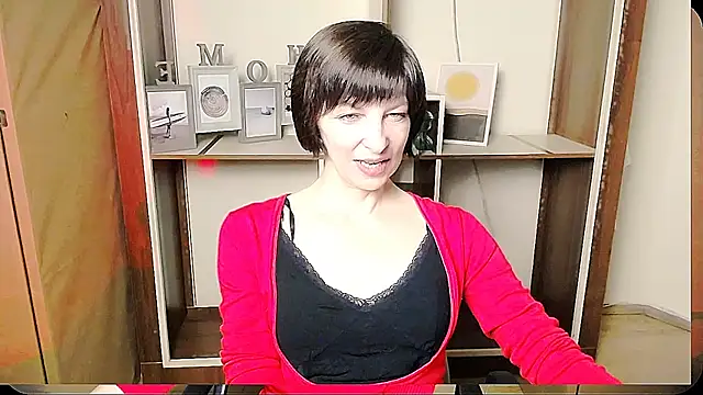 Snapshot of _AngeliaFlow_ chatting on June 10, 2026, 8:13 am AngeliaFlow online show from June 10, 2026, 8:13 am