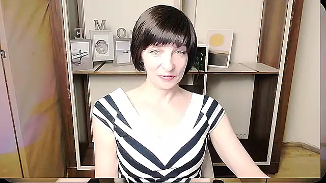 Snapshot of _AngeliaFlow_ chatting on June 11, 2026, 8:01 am AngeliaFlow online show from June 11, 2026, 8:01 am