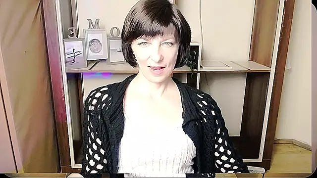Snapshot of _AngeliaFlow_ chatting on June 12, 2026, 7:18 am AngeliaFlow online show from June 12, 2026, 7:18 am