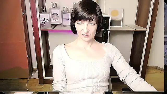 Snapshot of _AngeliaFlow_ chatting on June 15, 2026, 9:11 am AngeliaFlow online show from June 15, 2026, 9:11 am
