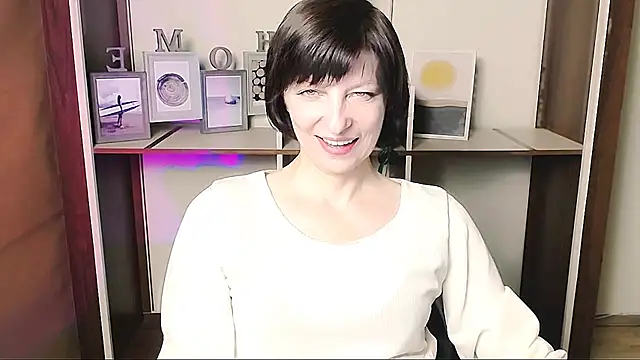 Snapshot of _AngeliaFlow_ chatting on June 24, 2026, 7:29 am AngeliaFlow online show from June 24, 2026, 7:29 am