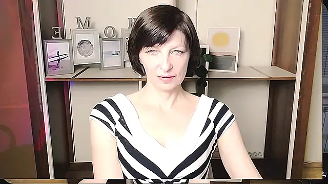 Snapshot of _AngeliaFlow_ chatting on June 25, 2026, 7:46 am AngeliaFlow online show from June 25, 2026, 7:46 am
