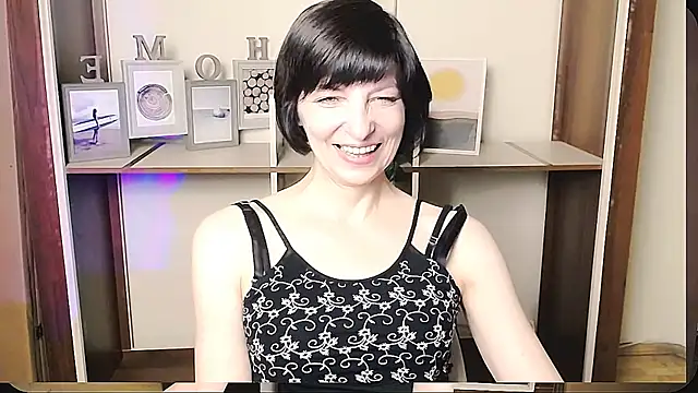 Snapshot of _AngeliaFlow_ chatting on June 27, 2026, 9:36 am AngeliaFlow online show from June 27, 2026, 9:36 am