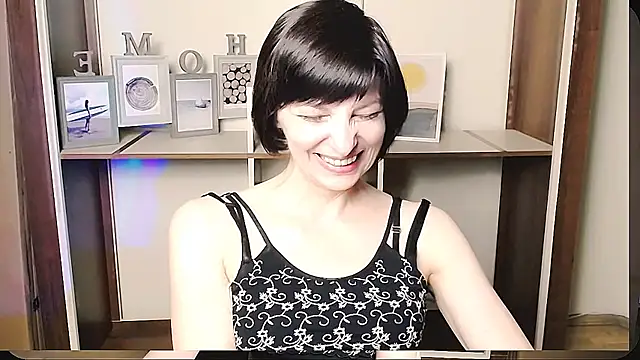 Snapshot of _AngeliaFlow_ chatting on June 27, 2026, 12:22 pm AngeliaFlow online show from June 27, 2026, 12:22 pm