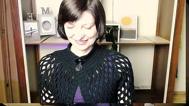 Snapshot of _AngeliaFlow_ chatting on July 11, 2026, 7:55 am AngeliaFlow online show from July 11, 2026, 7:55 am