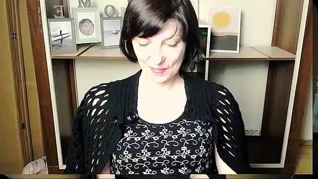 Snapshot of _AngeliaFlow_ chatting on July 12, 2026, 6:37 am AngeliaFlow online show from July 12, 2026, 6:37 am