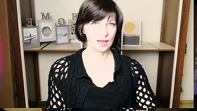 Snapshot of _AngeliaFlow_ chatting on July 24, 2026, 8:56 am AngeliaFlow online show from July 24, 2026, 8:56 am
