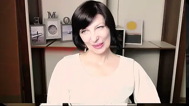 Snapshot of _AngeliaFlow_ chatting on July 25, 2026, 7:50 am AngeliaFlow online show from July 25, 2026, 7:50 am