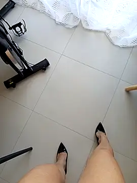 bambolina sexy1985 online show from April 27, 2026, 9:29 am