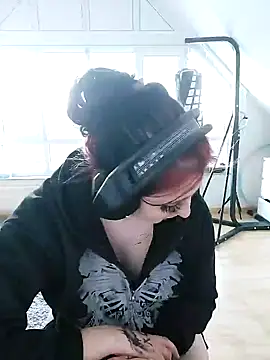 Gamergirl-Linela online show from March 18, 2025, 4:15 pm