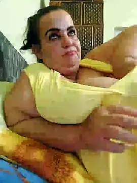 IvettkeXXX online show from October 16, 2025, 2:40 pm