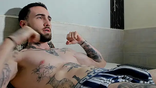 Snapshot of Luke_davis01 chatting on February 21, 2025, 4:48 pm Luke davis01 online show from February 21, 2025, 4:48 pm