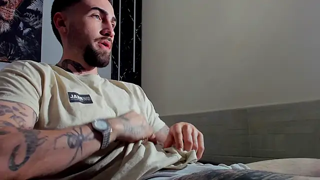 Snapshot of Luke_davis01 chatting on February 26, 2025, 4:45 pm Luke davis01 online show from February 26, 2025, 4:45 pm