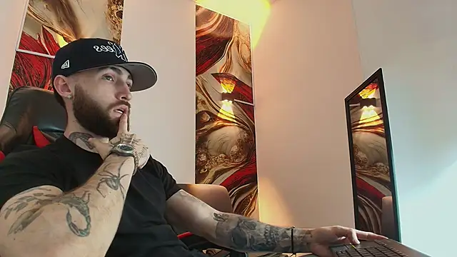 Snapshot of Luke_davis01 chatting on October 16, 2025, 1:12 pm Luke davis01 online show from October 16, 2025, 1:12 pm