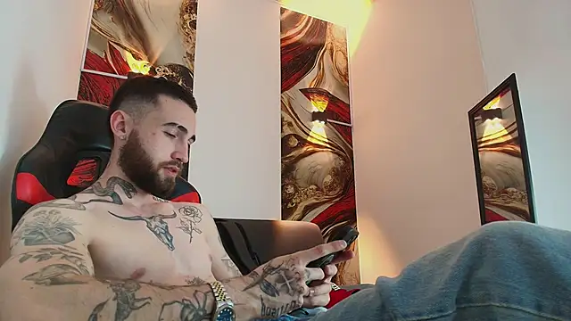 Snapshot of Luke_davis01 chatting on October 22, 2025, 3:51 am Luke davis01 online show from October 22, 2025, 3:51 am