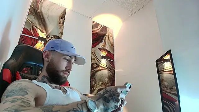 Luke davis01 online show from January 16, 2026, 1:04 pm