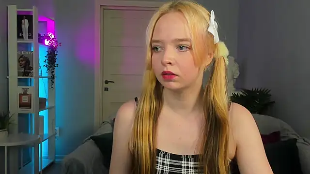 Bellla Murrr online show from February 10, 2025, 8:53 pm