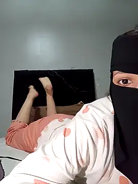 Snapshot of Milan-88 chatting on November 6, 2025, 7:37 pm Milan-88 online show from November 6, 2025, 7:37 pm