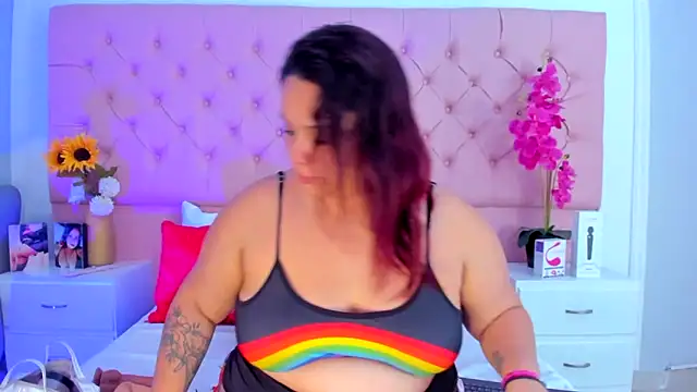 Snapshot of KourtneyEvans chatting on March 19, 2025, 5:17 pm KourtneyEvans online show from March 19, 2025, 5:17 pm