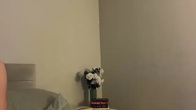 skyejde online show from December 4, 2025, 5:21 pm