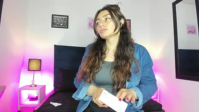 Snapshot of _michonne_ chatting on February 10, 2025, 7:38 pm michonne online show from February 10, 2025, 7:38 pm