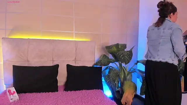 Snapshot of _michonne_ chatting on November 10, 2025, 9:14 pm michonne online show from November 10, 2025, 9:14 pm