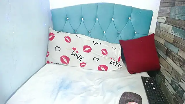 Snapshot of Tiana_Ebony18 chatting on March 10, 2025, 3:09 pm Tiana Ebony18 online show from March 10, 2025, 3:09 pm