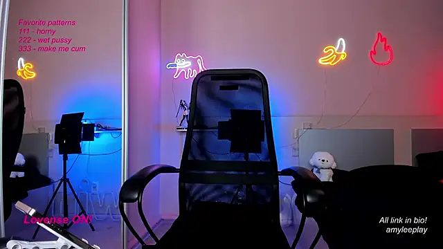 Snapshot of AmyLeeplay chatting on February 25, 2025, 4:31 pm AmyLeeplay online show from February 25, 2025, 4:31 pm