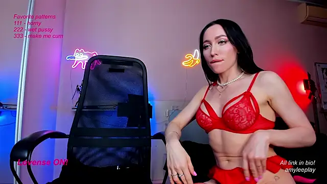 Snapshot of AmyLeeplay chatting on March 5, 2025, 6:34 pm AmyLeeplay online show from March 5, 2025, 6:34 pm