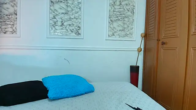 Danella houston online show from September 19, 2025, 6:52 pm