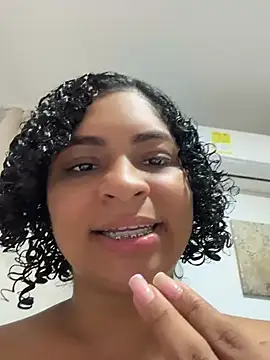 Snapshot of Tana_latin chatting on August 5, 2026, 12:24 am Tana latin online show from August 5, 2026, 12:24 am
