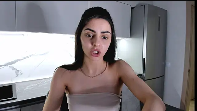 Snapshot of EmiliaZen chatting on February 8, 2025, 7:27 pm EmiliaZen online show from February 8, 2025, 7:27 pm