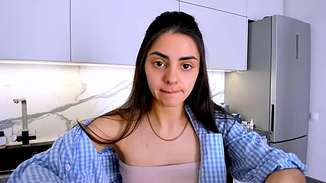 Snapshot of EmiliaZen chatting on February 27, 2025, 12:34 pm EmiliaZen online show from February 27, 2025, 12:34 pm