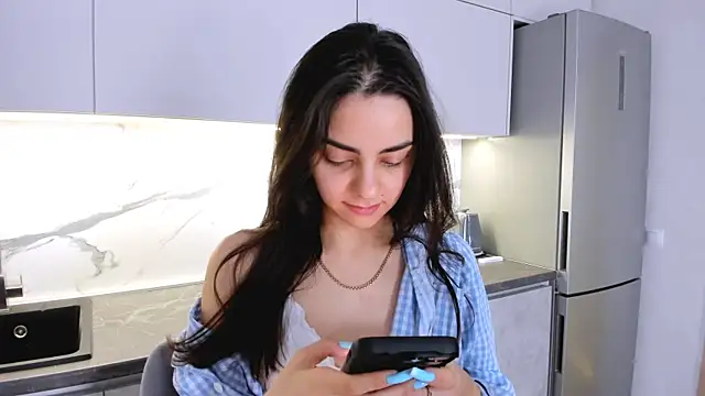 Snapshot of EmiliaZen chatting on March 5, 2025, 1:17 pm EmiliaZen online show from March 5, 2025, 1:17 pm