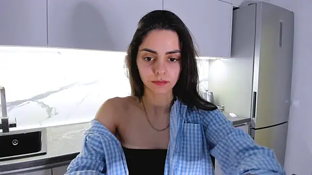 Snapshot of EmiliaZen chatting on March 6, 2025, 9:09 pm EmiliaZen online show from March 6, 2025, 9:09 pm