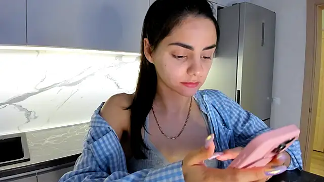 Snapshot of EmiliaZen chatting on March 18, 2025, 2:26 pm EmiliaZen online show from March 18, 2025, 2:26 pm