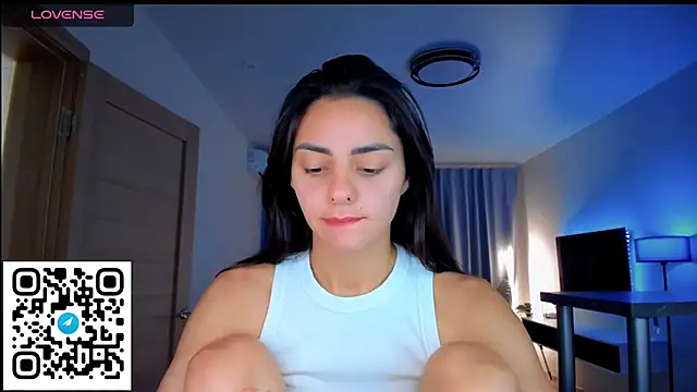 Snapshot of EmiliaZen chatting on September 9, 2025, 4:06 pm EmiliaZen online show from September 9, 2025, 4:06 pm