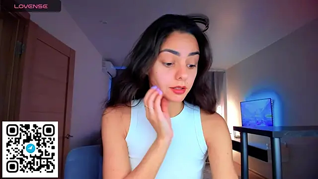 Snapshot of EmiliaZen chatting on September 25, 2025, 2:10 pm EmiliaZen online show from September 25, 2025, 2:10 pm