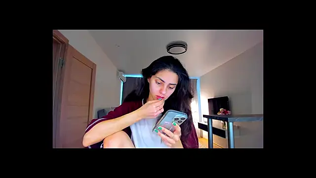 Snapshot of EmiliaZen chatting on October 14, 2025, 1:23 pm EmiliaZen online show from October 14, 2025, 1:23 pm