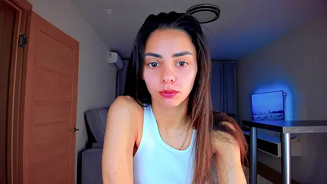 Snapshot of EmiliaZen chatting on October 18, 2025, 5:57 pm EmiliaZen online show from October 18, 2025, 5:57 pm