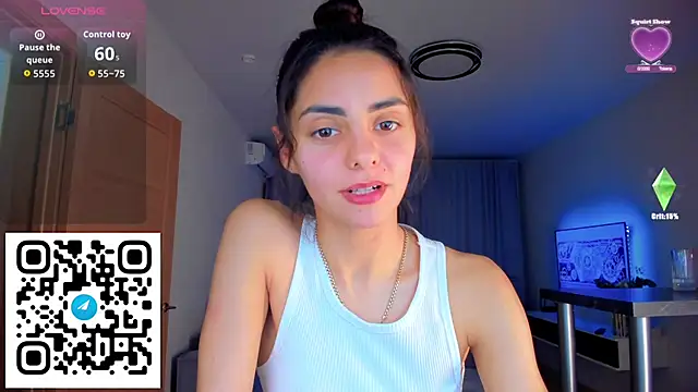 Snapshot of EmiliaZen chatting on October 31, 2025, 5:14 pm EmiliaZen online show from October 31, 2025, 5:14 pm